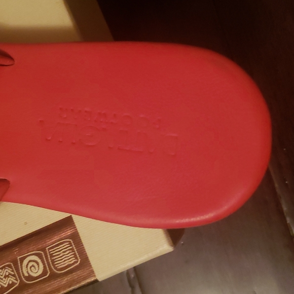 Sandals - Picture 7 of 8